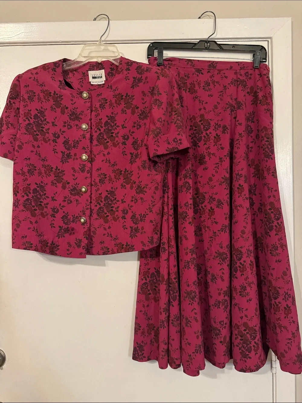 Vintage Leslie Fay Magenta Floral Two-Piece - Short Sleeve Top & Skirt